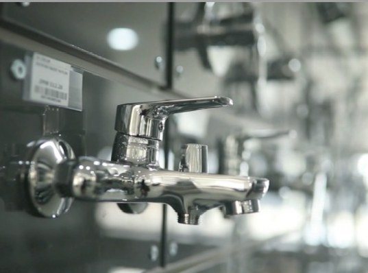 Taps &amp; bathroom fittings